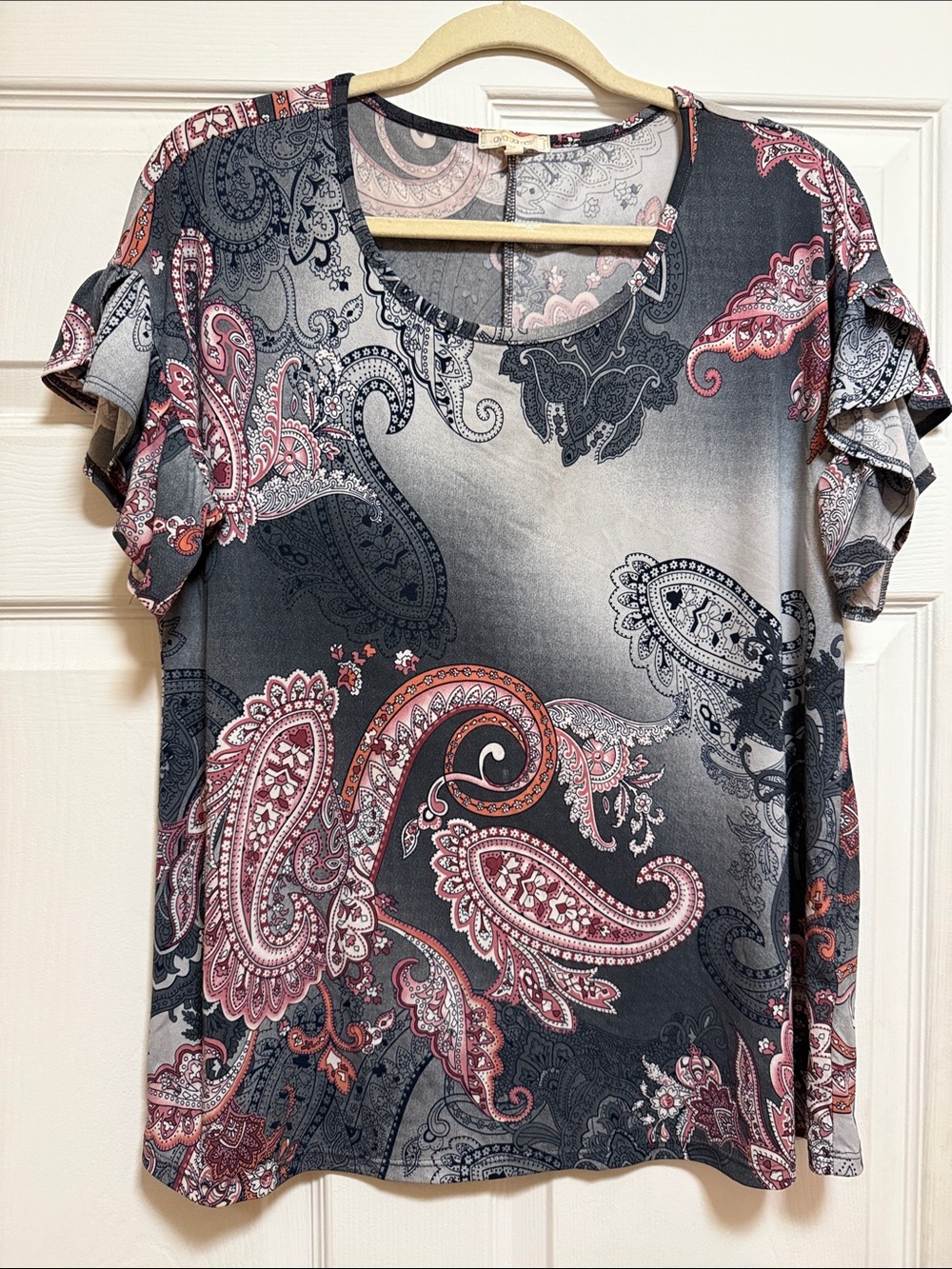Paisley Ruffle Sleeve Tee in Black & Pink